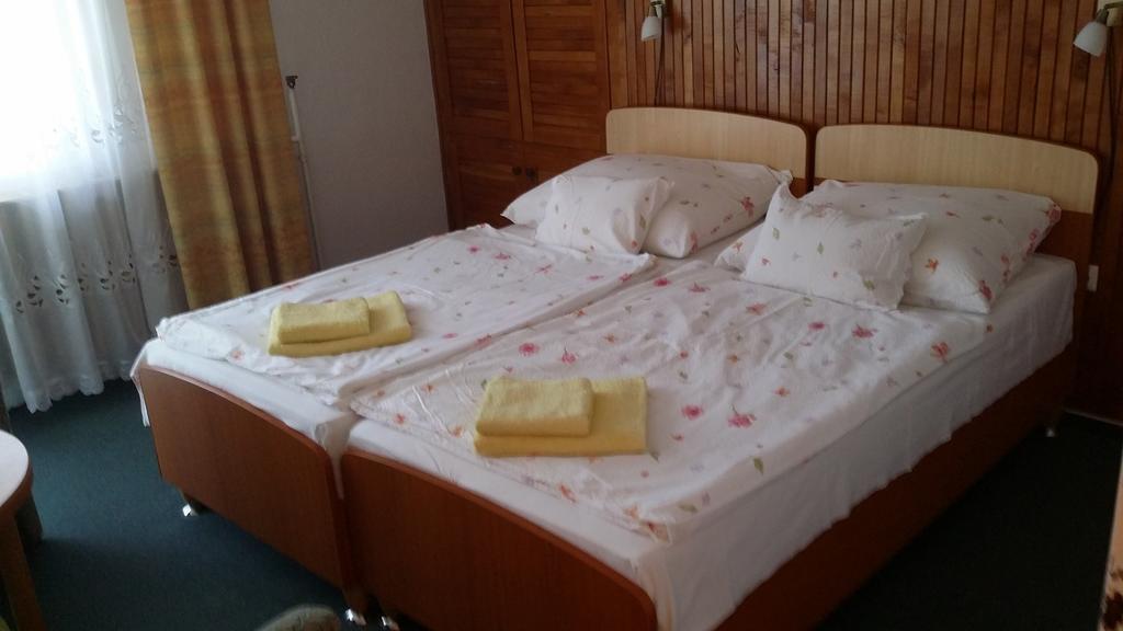 Angela Vendeghaz Hotel Zalakaros Ngoại thất bức ảnh